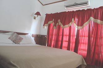 Backwater Retreat Houseboat, Alleppey 3